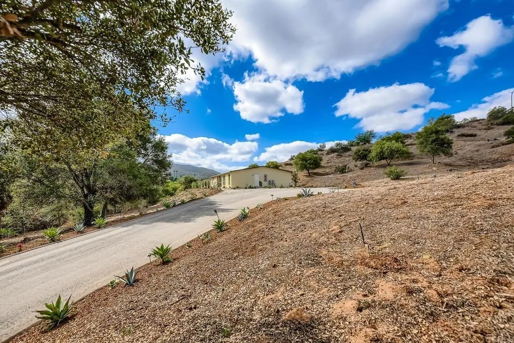 28720 N Twin Oaks Valley Road