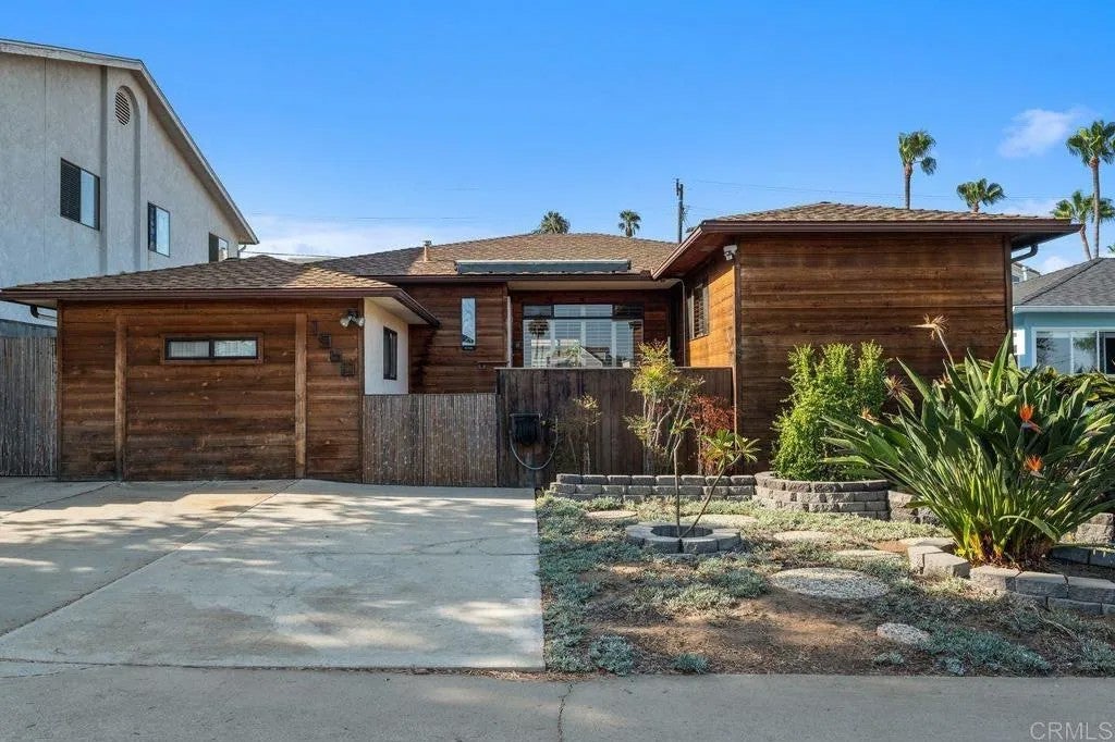 1960 Emerald Street