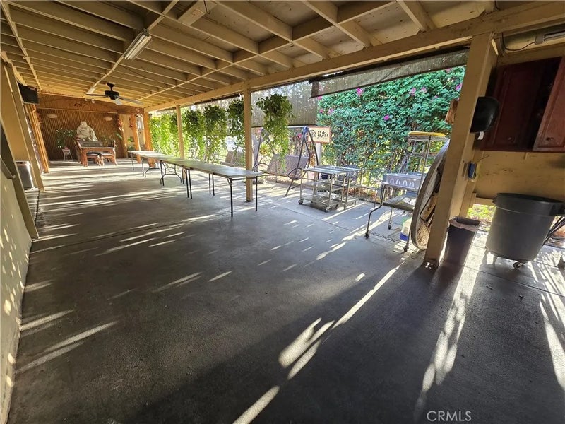 2138 W west Lincoln
