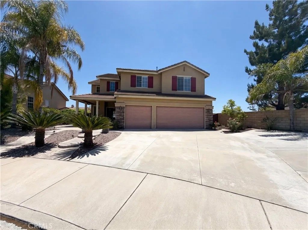 Photo of 27801 Canyon Hills, Murrieta, CA 92563 (MLS # IV26096703)