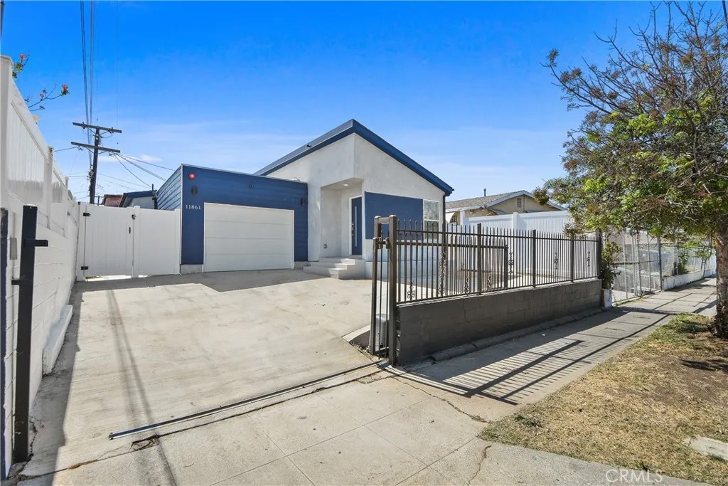 11861 S San Pedro