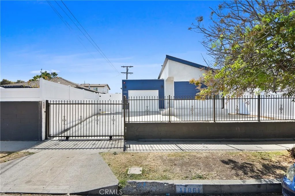 11861 S San Pedro