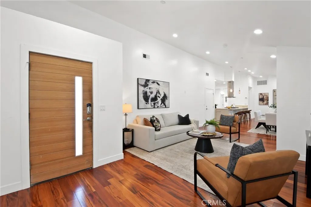 11861 S San Pedro