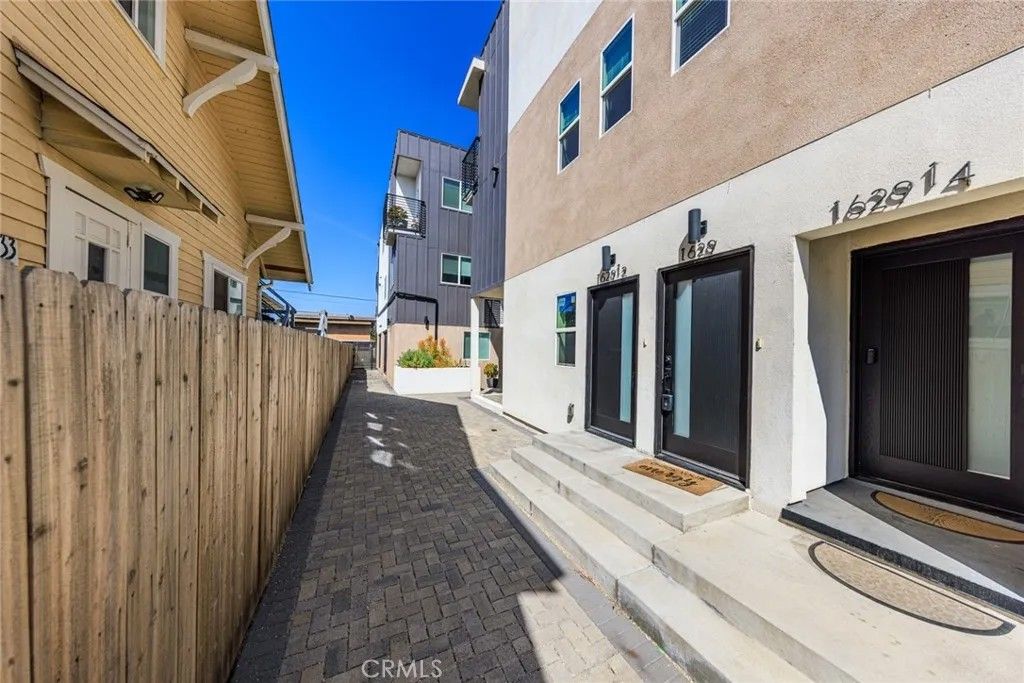 Photo of 1631 S New Hampshire Avenue #1629.5, Los Angeles, CA 90006 (MLS # BB26088524)