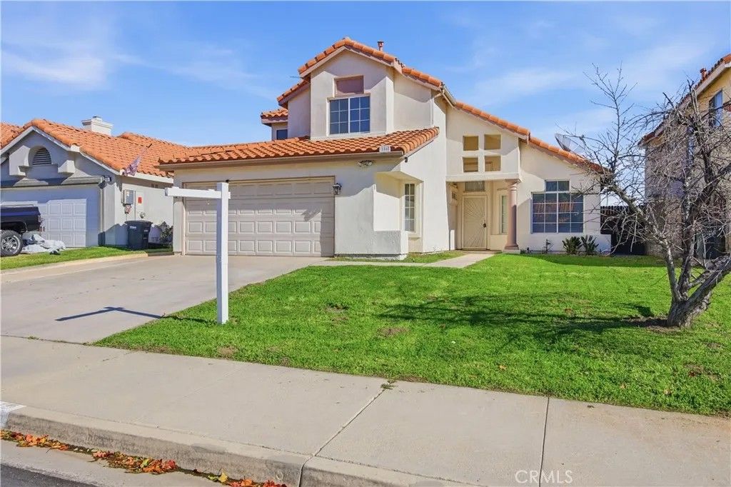 Photo of 186 S Massachusetts Street, Lake Elsinore, CA 92530 (MLS # RS26001826)