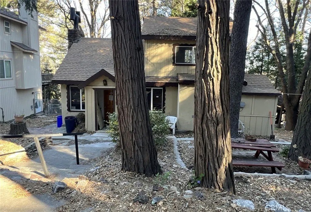 24988 Crest Forest