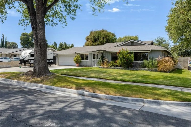 9053 Delano