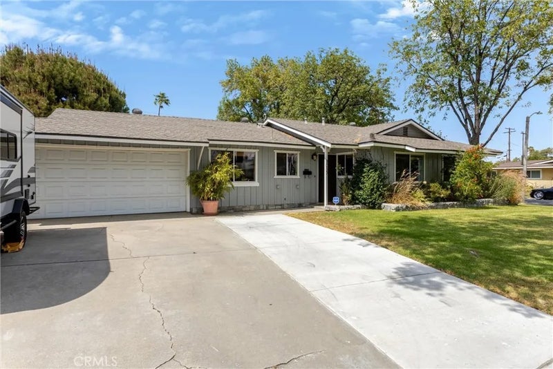 9053 Delano