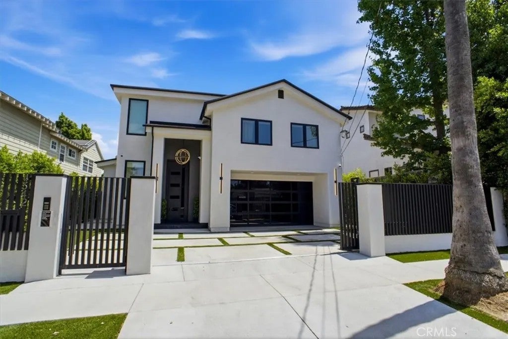 4342 Noble Avenue