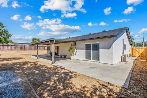 Tiny photo for 4137 Alana Cir, Oceanside, CA 92056 (MLS # 250041898)
