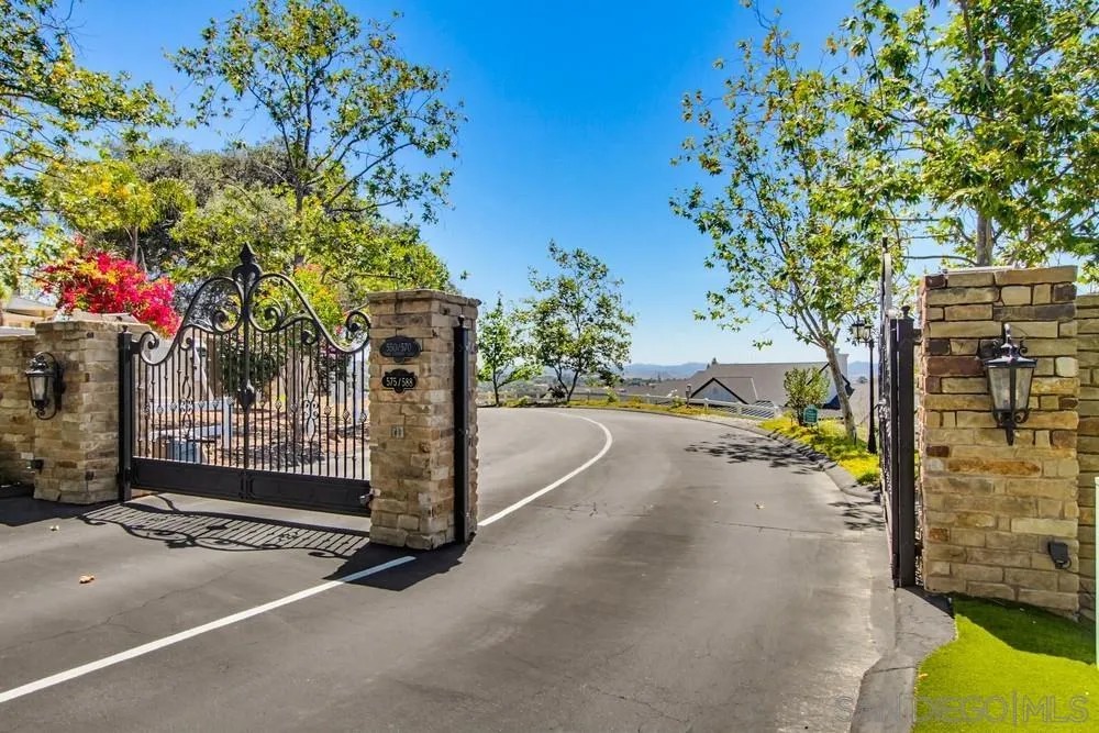 575 Twin Country Lane
