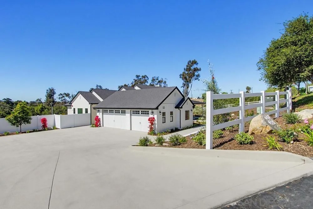 575 Twin Country Lane