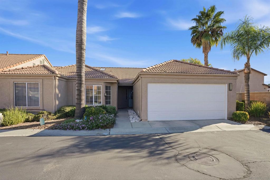 Photo of 998 Hillcrest St, Hemet, CA 92545 (MLS # 250045357)