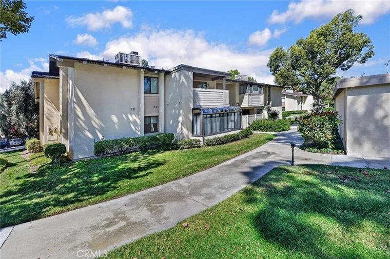 13504 LA JOLLA Circle