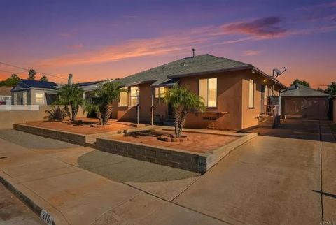 215 Ash Avenue Chula Vista CA 91910