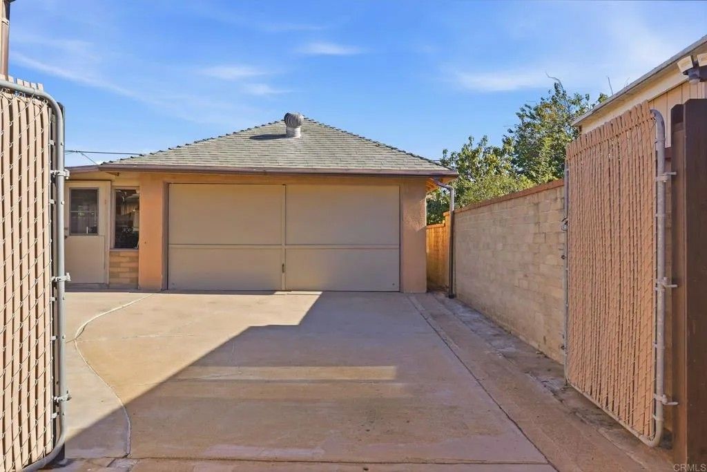 Photo of 215 Ash Avenue, Chula Vista, CA 91910 (MLS # PTP2509105)