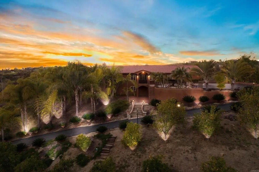 Photo of 2440 Los Alisos Dr, Fallbrook, CA 92028 (MLS # NDP2511071)