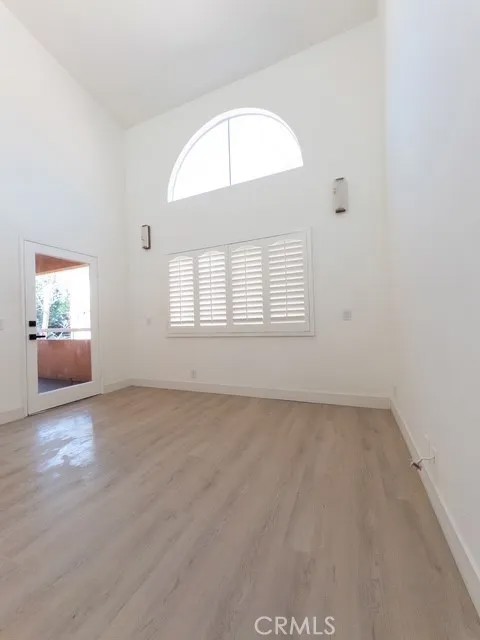 12601 Van Nuys 209