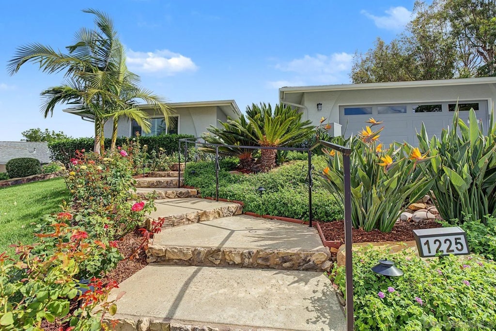 Photo of 1225 San Pablo Drive, San Marcos, CA 92078 (MLS # 260025452)