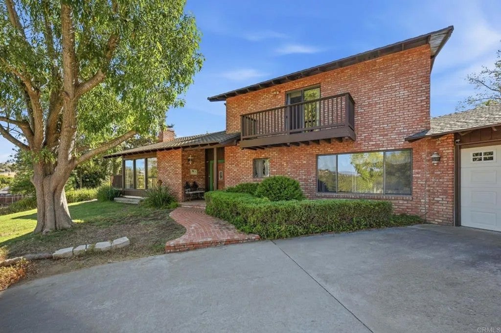 Photo of 1427 El Nido Drive, Fallbrook, CA 92028 (MLS # NDP2609548)
