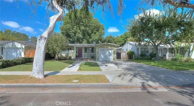 1933 W Jacaranda Place