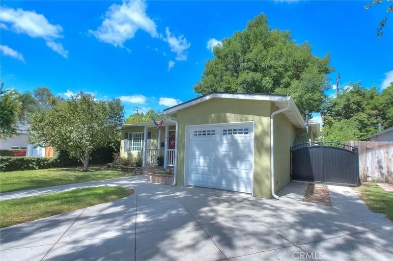 1933 W Jacaranda Place