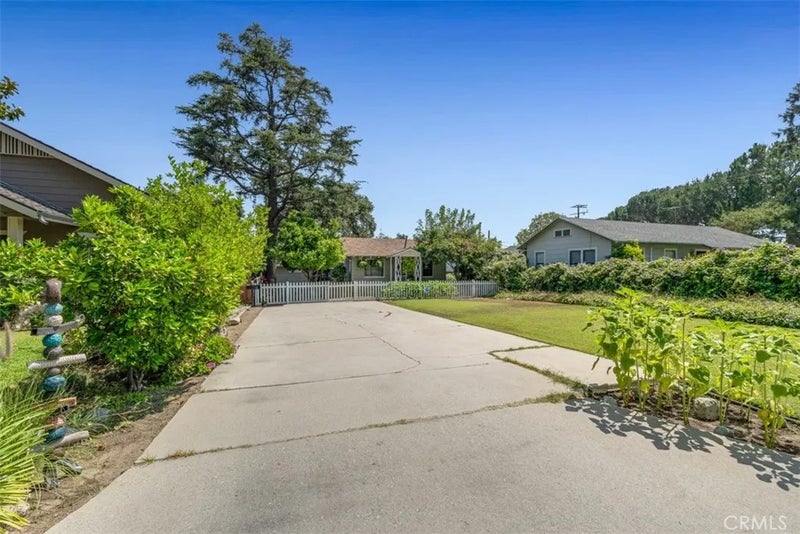 710 E Greystone