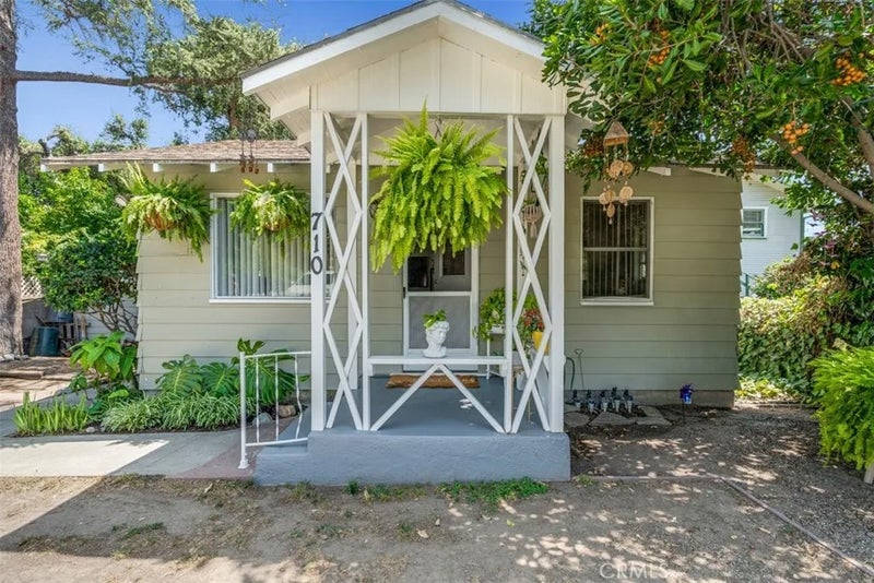 710 E Greystone