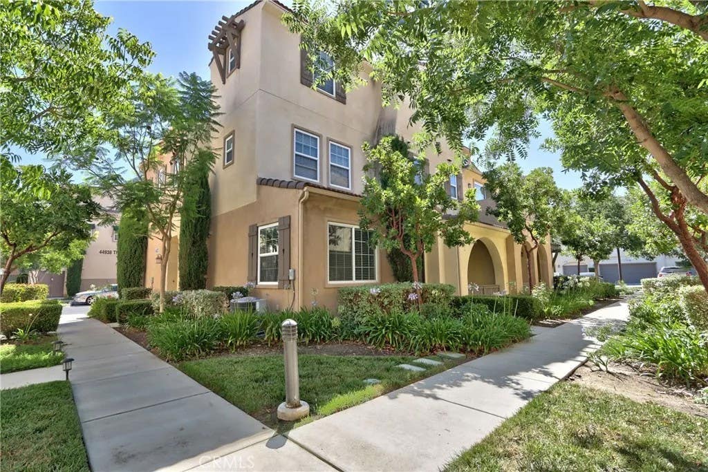 Photo of 44939 Bellflower Ln #118, Temecula, CA 92592 (MLS # PW26022866)