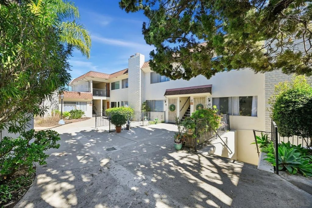 Photo of 806 E 4Th Ave #10, Escondido, CA 92025 (MLS # 260005996)