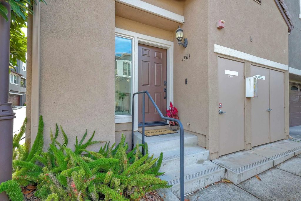 Photo of 1801 Clare Ln, San Diego, CA 92071 (MLS # 250044342)