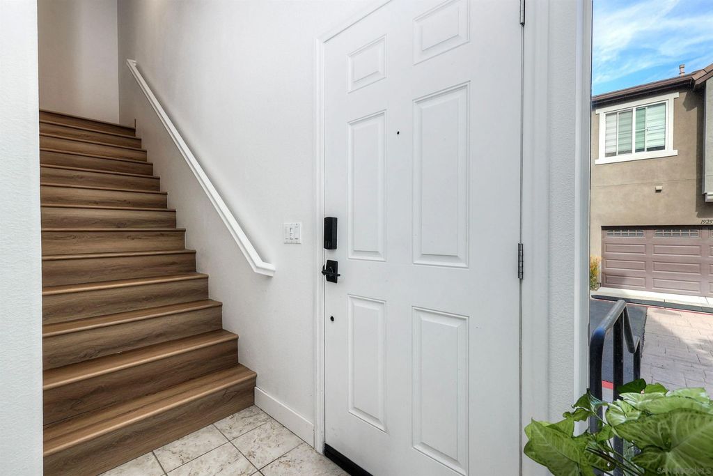 Photo of 1801 Clare Ln, San Diego, CA 92071 (MLS # 250044342)