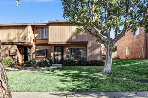 Photo of 122 Tamarisk St, Redlands, CA 92373 (MLS # NP25279195)