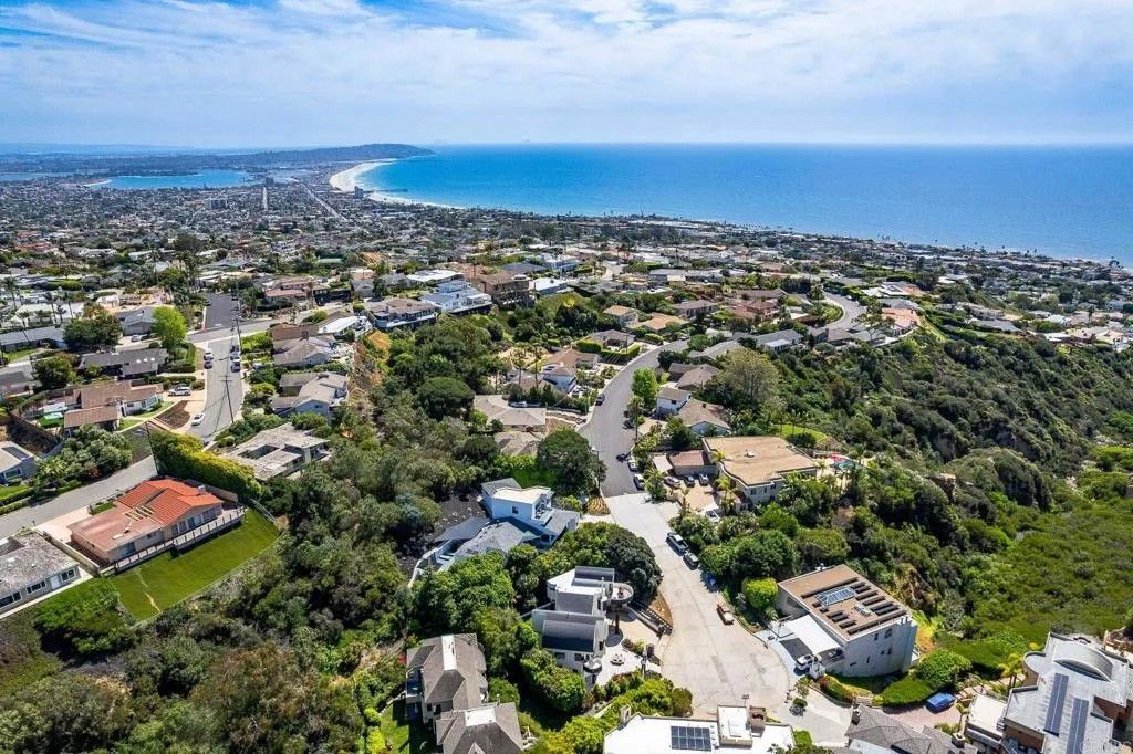 Photo of 6105 Avenida Chamnez, La Jolla, CA 92037 (MLS # PTP2602614)