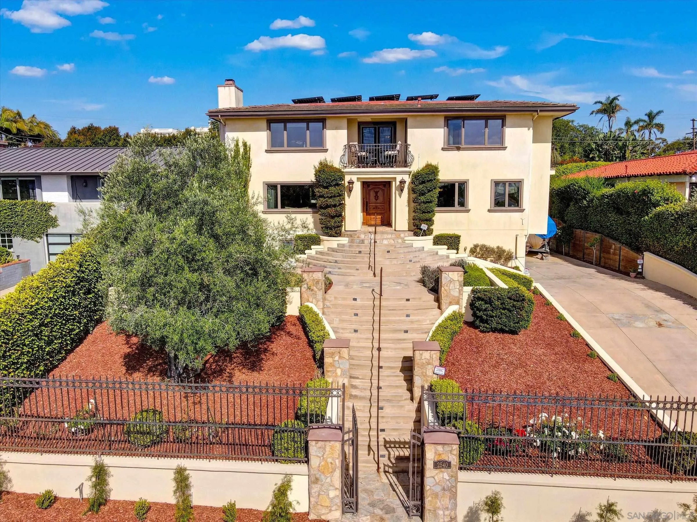2540 Chatsworth