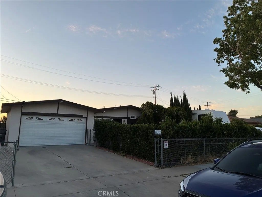 Photo of 38983 Deer Run Road, Palmdale, CA 93551 (MLS # CV26096138)