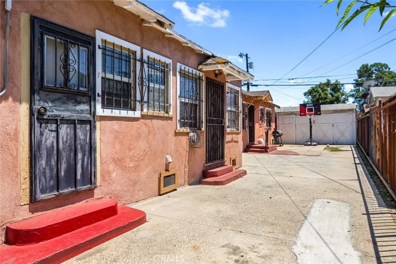 924 W 76th