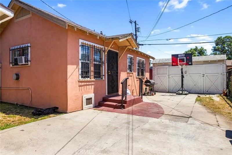 924 W 76th