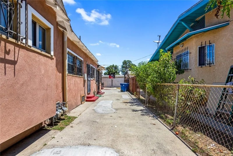 924 W 76th