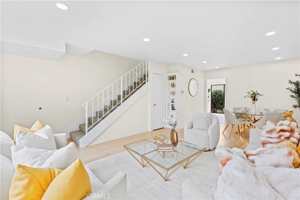 27926 Ridgecove Court North