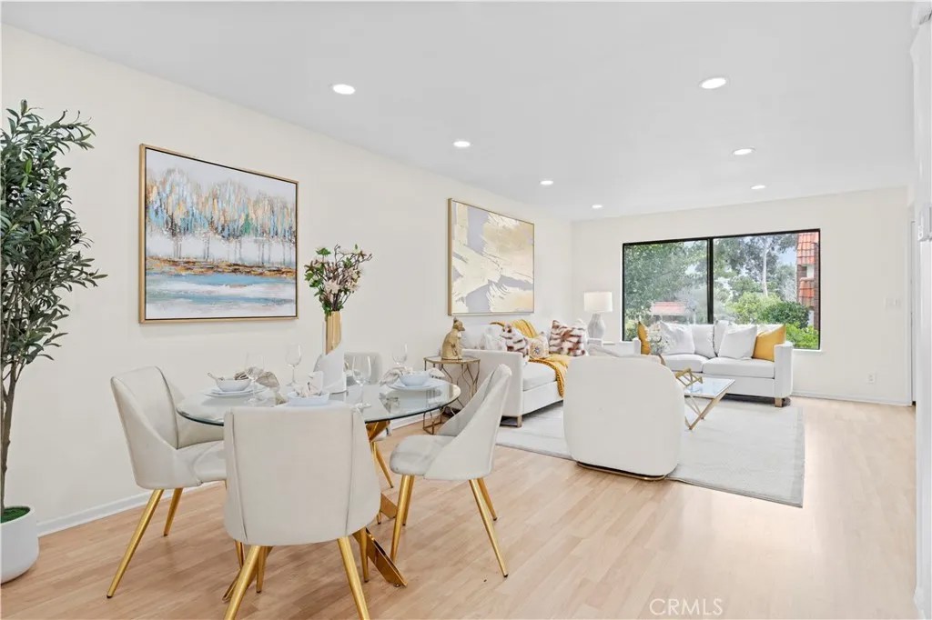 27926 Ridgecove Court North