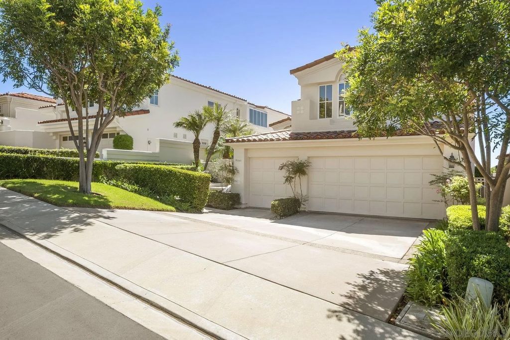 Photo of 1363 Caminito Batea, La Jolla, CA 92037 (MLS # 250040630)