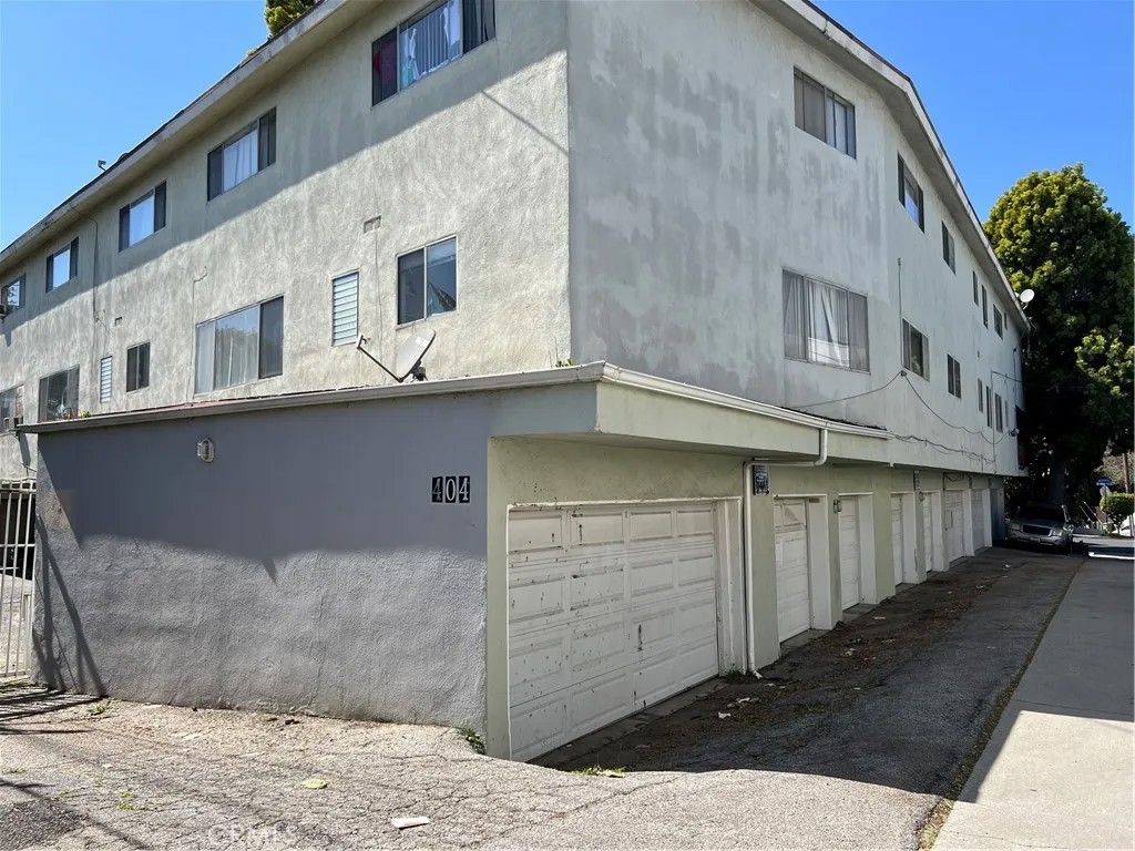 404 E Hyde Park Boulevard