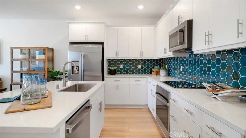 3158 Homestead Paseo