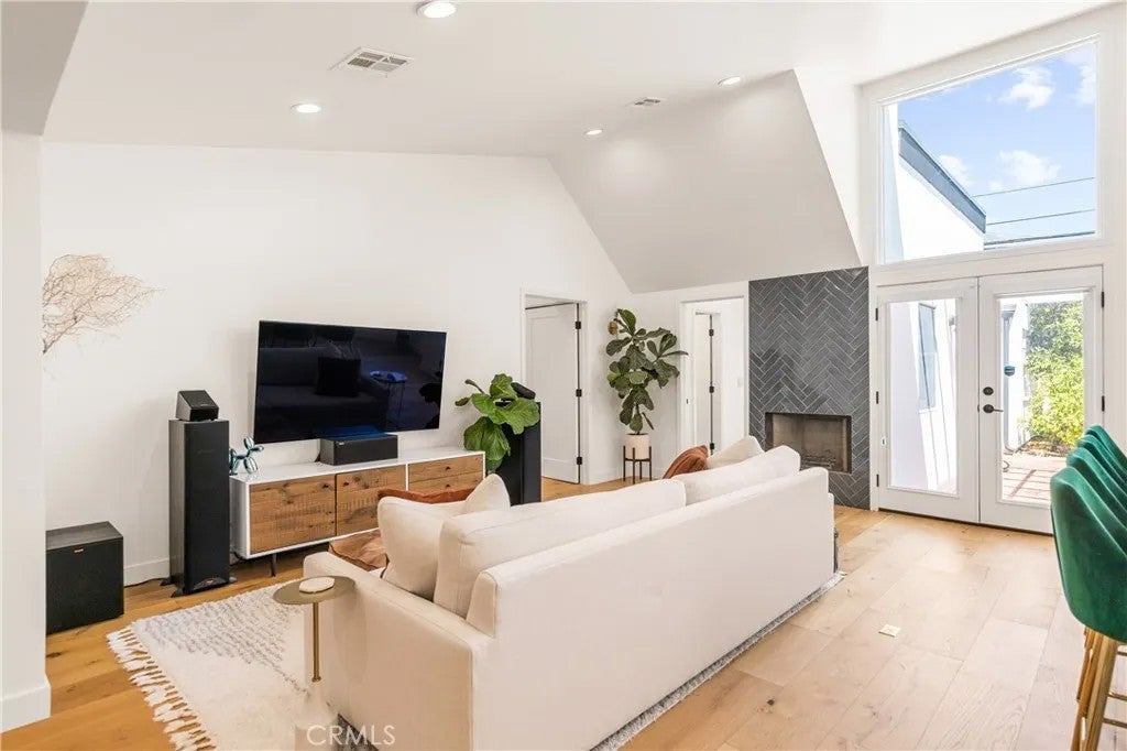 205 Laurel