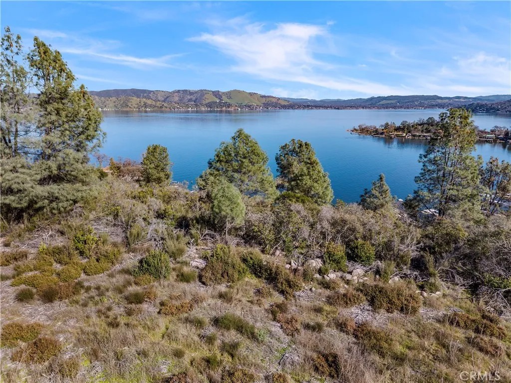 11390 Point Lakeview