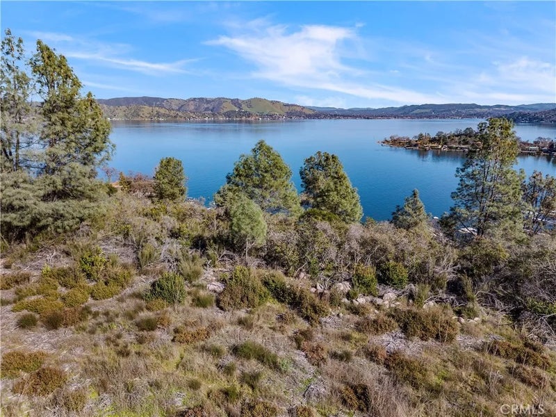 11390 Point Lakeview
