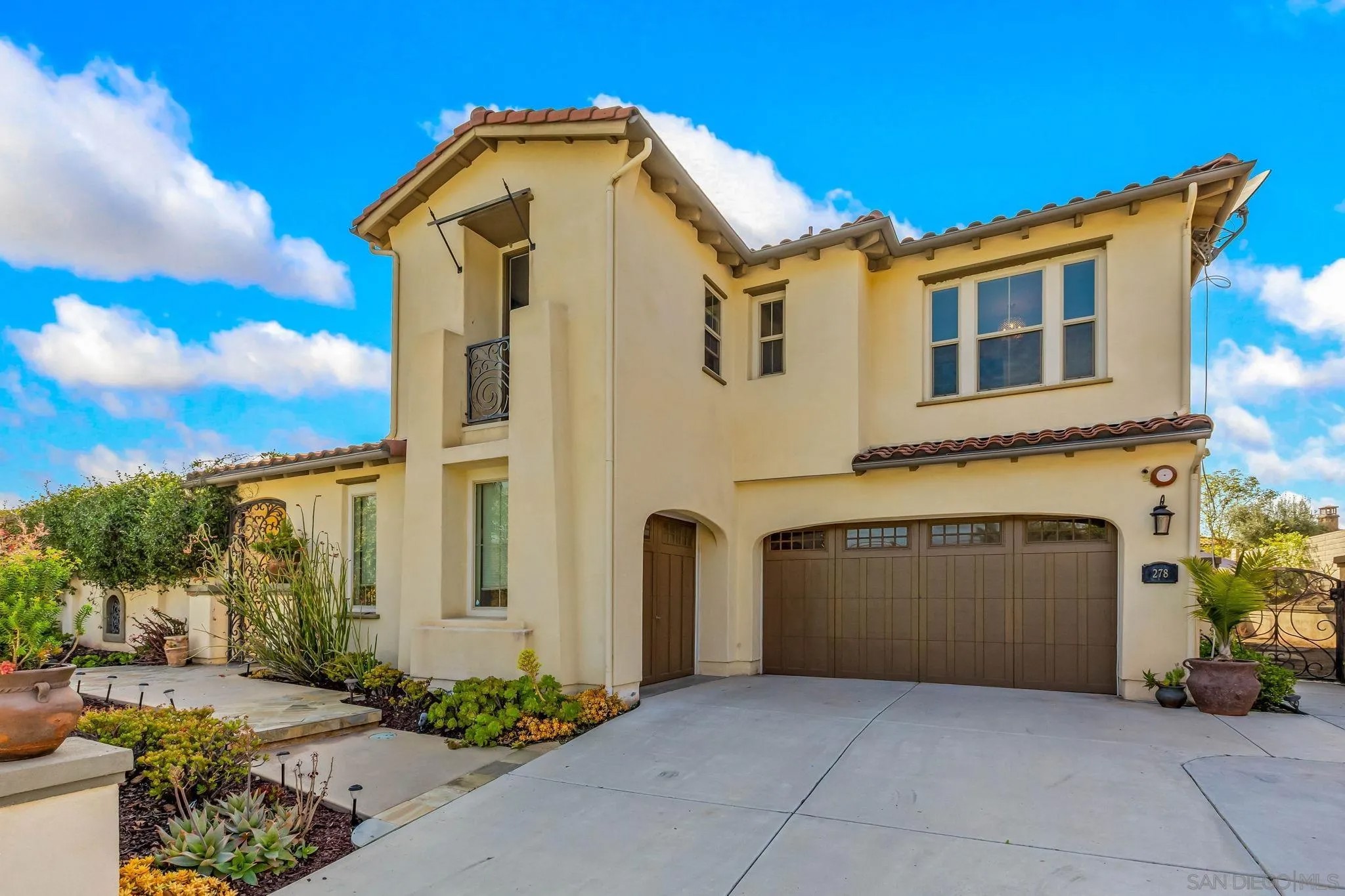 278 Avenida Loretta
