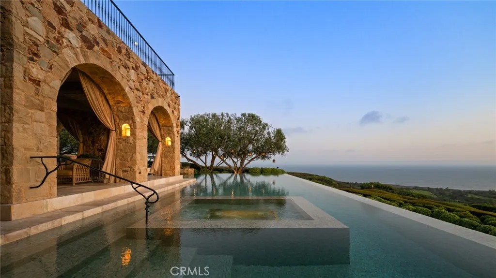 36 Pelican Crest Drive