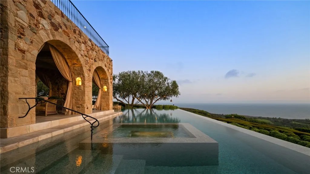 36 Pelican Crest Drive